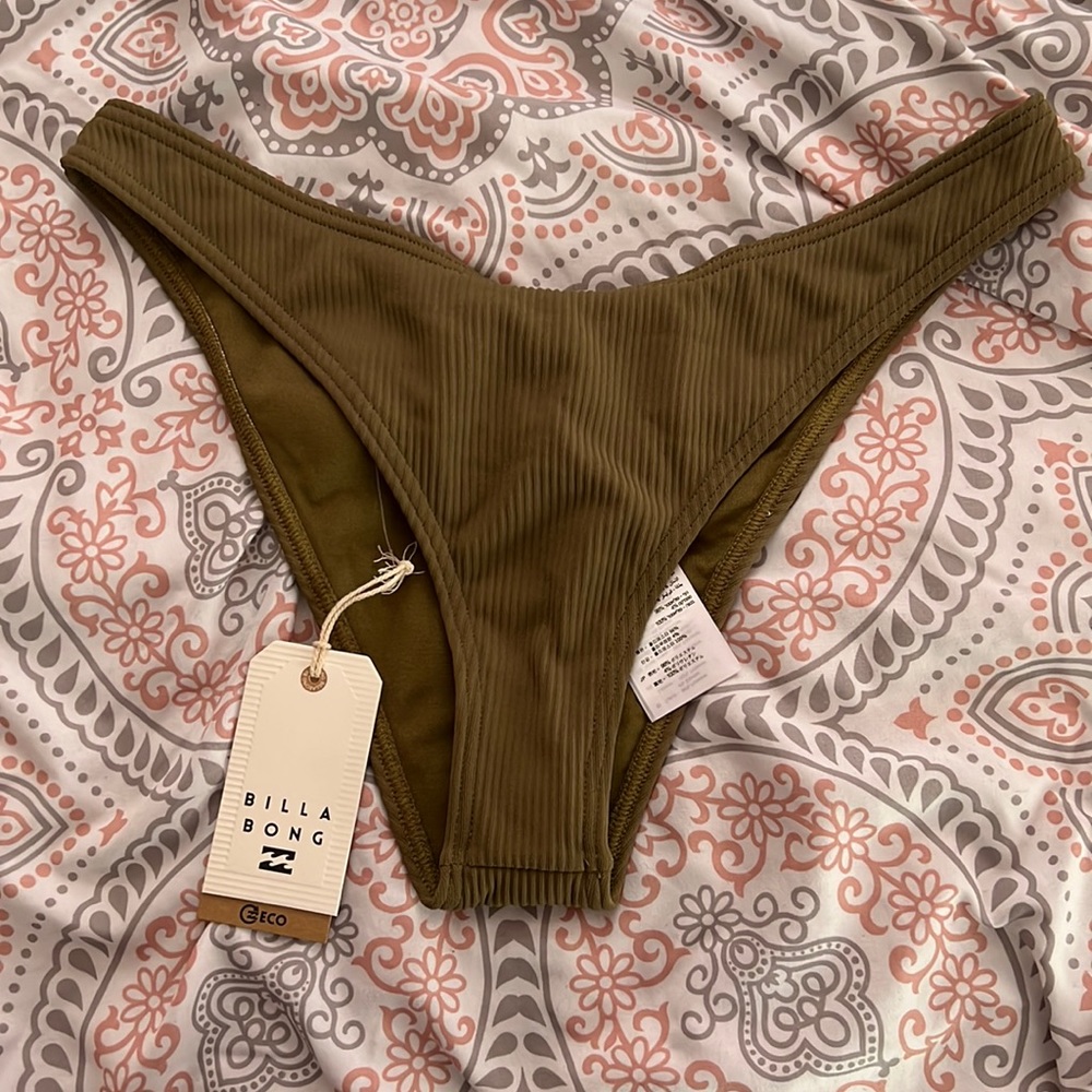NWT BILLABONG BIKINI BOTTOMS